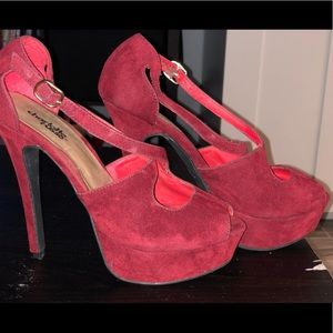 Red front cross heels